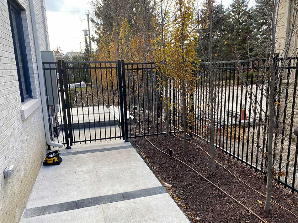 Aluminum Fencing Canada